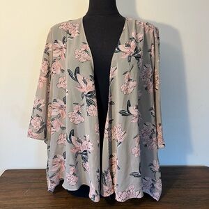 Elizabeth Williams Floral Kimono